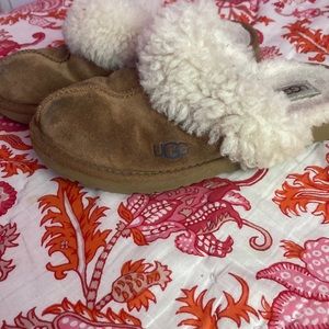 Very old Uggs they have been worn a bunch of times!